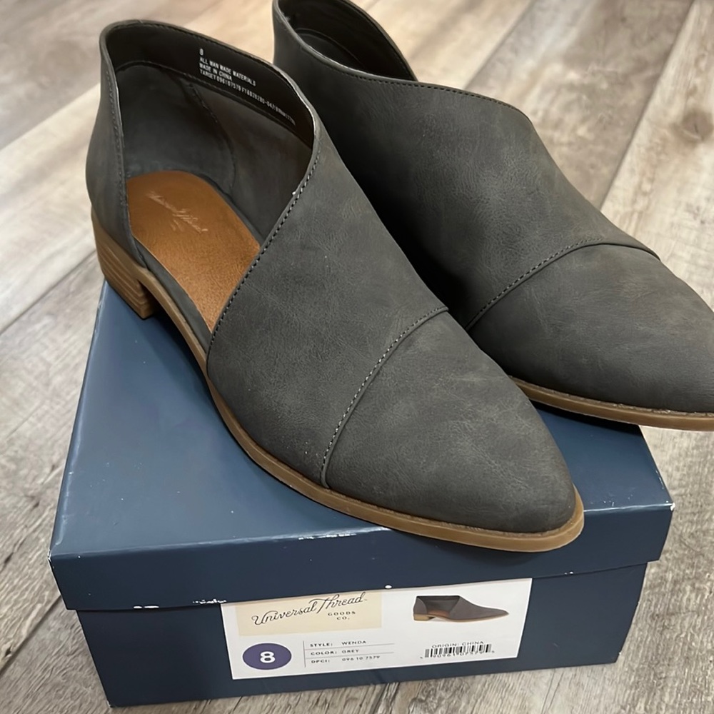 Grey boots